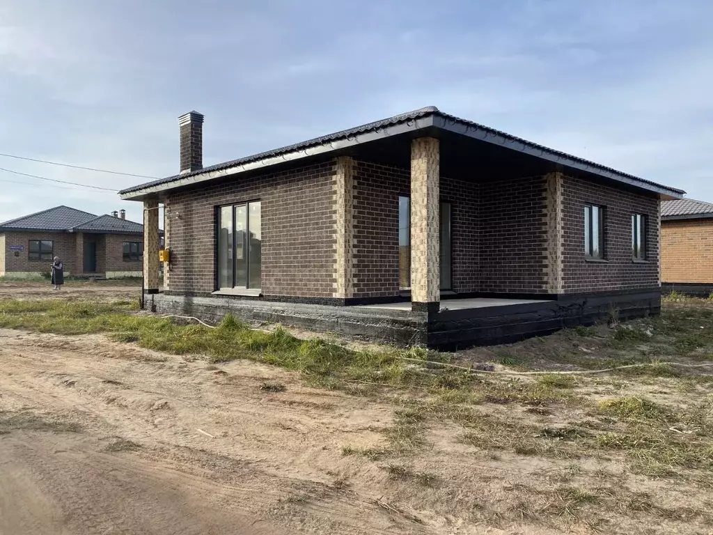 Дом в Татарстан, Пестречинский район, Богородское с/пос, д. Камыш ул. ... - Фото 1