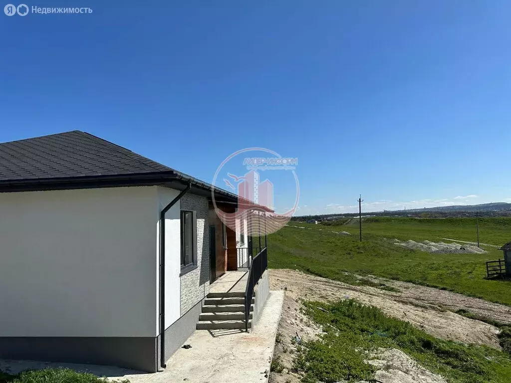 Дом в Перовское сельское поселение, село Молочное (140 м) - Фото 1