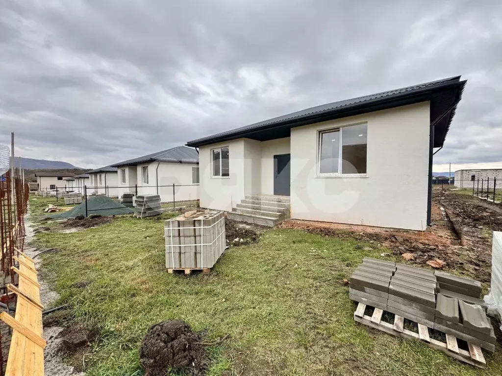 Дом в Крым, Симферопольский район, Добровское с/пос, с. Перевальное, ... - Фото 1