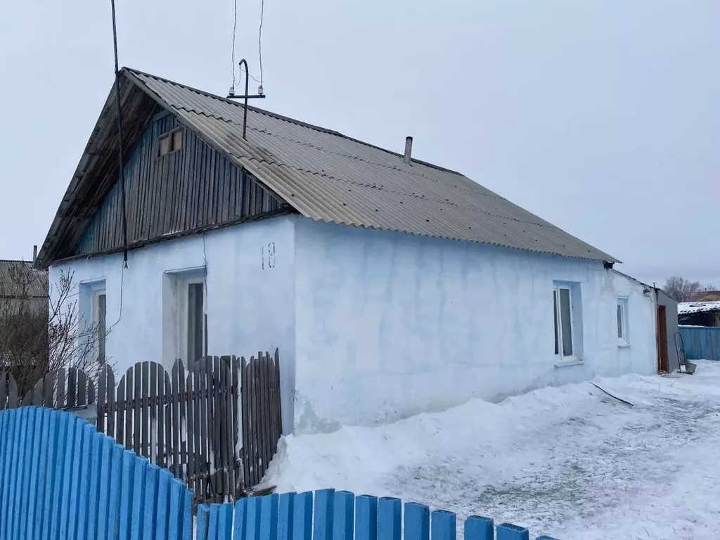 Дом в Омская область, Нововаршавский район, с. Александровка ., Купить дом  Александровка, Нововаршавский район, ID объекта - 50010364507