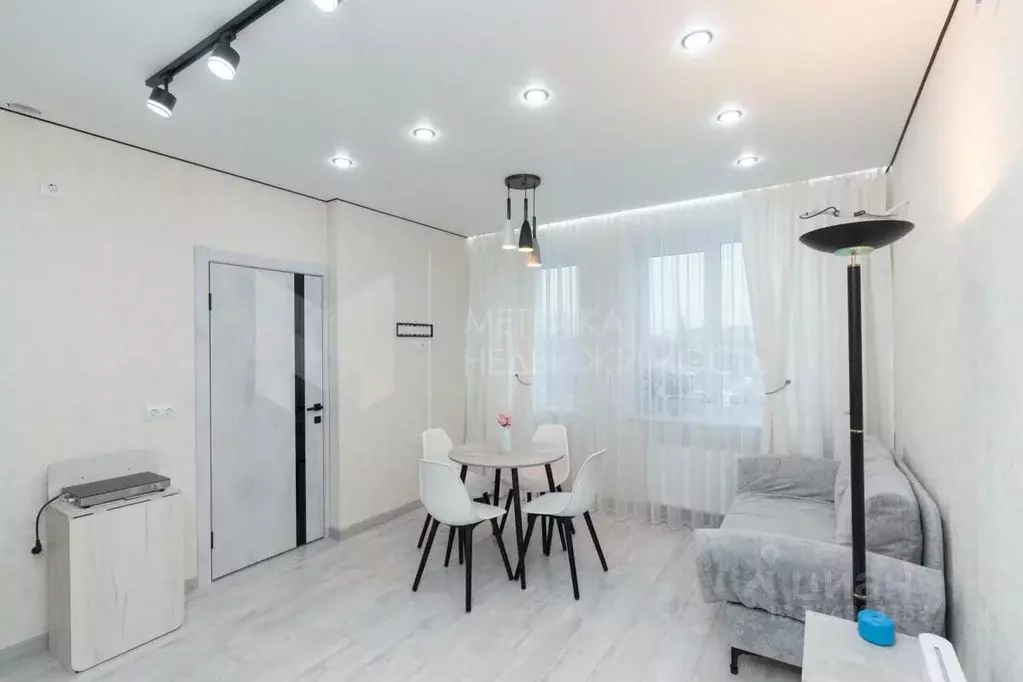 3-к кв. Тюменская область, Тюмень Комбинатская ул., 16к1 (58.9 м) - Фото 1