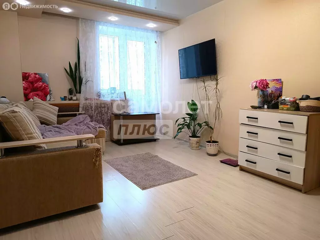 3-комнатная квартира: Киров, улица Ленина, 191 (67.3 м) - Фото 1