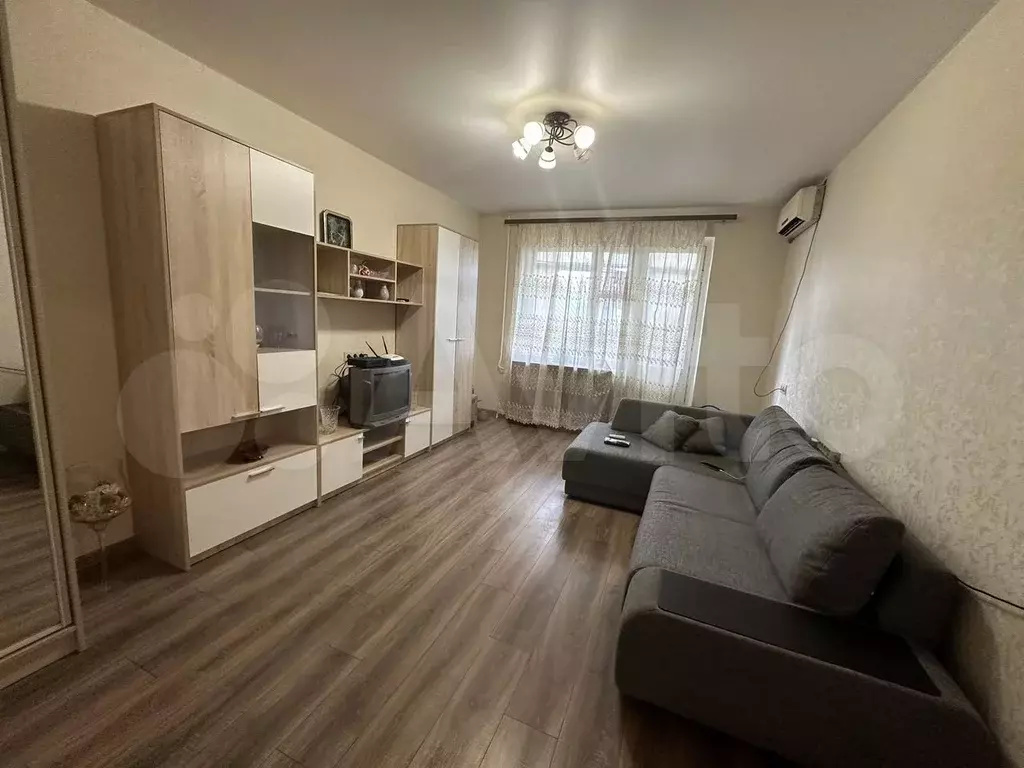 1-к. квартира, 40 м, 7/9 эт. - Фото 0