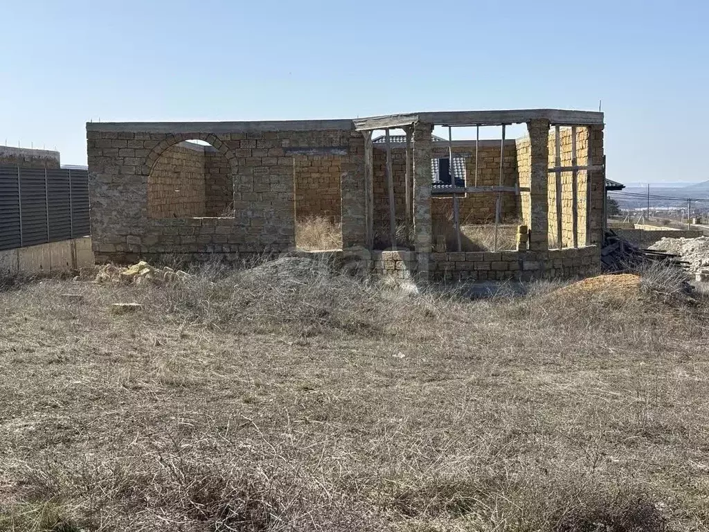 Участок в Крым, Симферопольский район, Чистенское с/пос, с. Левадки, ... - Фото 2