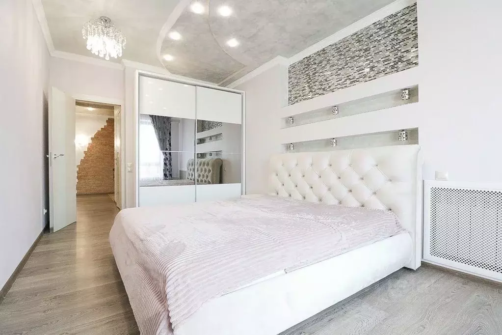 2-к кв. Татарстан, Казань Петербургская ул., 65а (75.0 м) - Фото 1