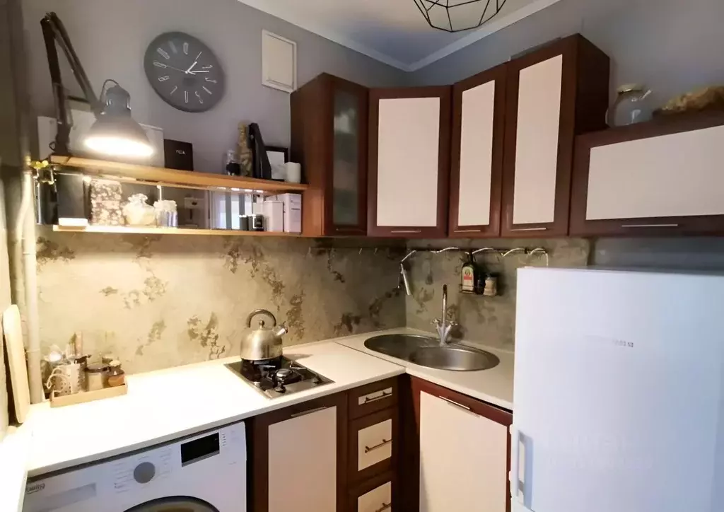 Студия Тюменская область, Тюмень ул. Республики, 172 (30.0 м) - Фото 0