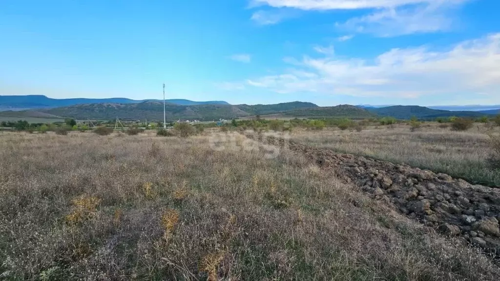Участок в Крым, Белогорский район, Богатовское с/пос, с. Черемисовка ... - Фото 0