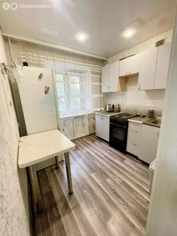 3-комнатная квартира: Абакан, улица Чертыгашева, 89 (55 м) - Фото 0