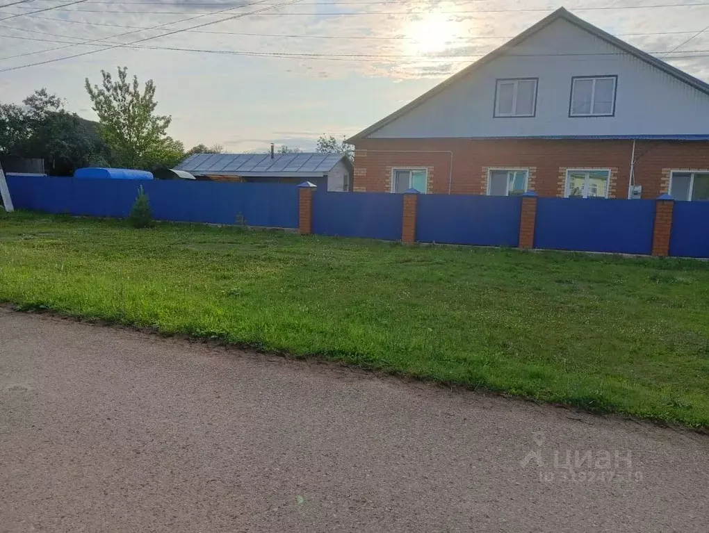 Дом в Башкортостан, Благовещенский район, Удельно-Дуванейский ... - Фото 1