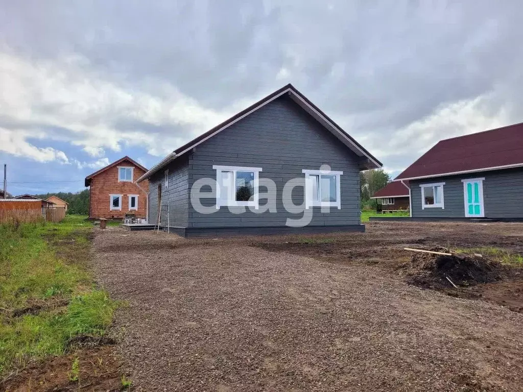 Дом в Красноярский край, Емельяново городское поселение, Емельяново ... - Фото 0