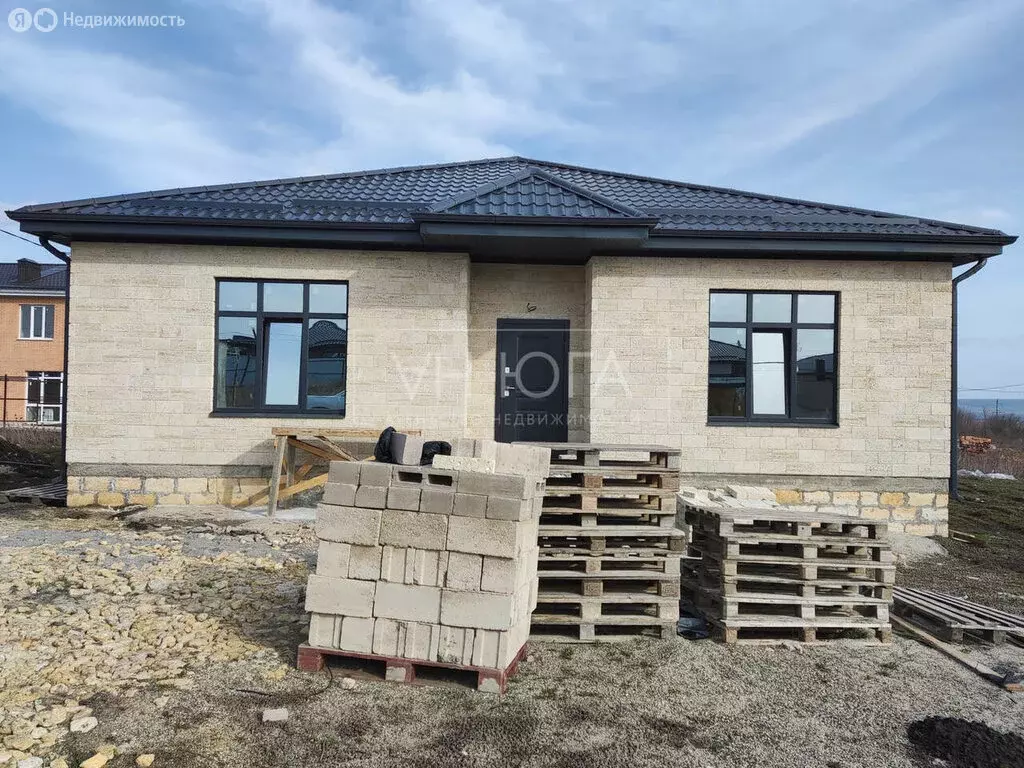 Дом в село Татарка, Красивая улица (139 м) - Фото 1