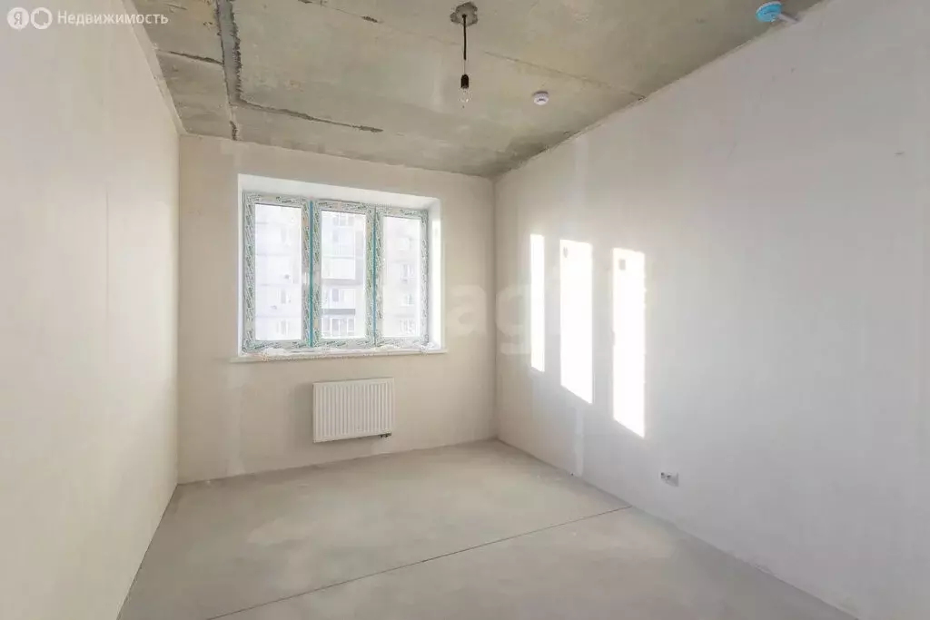 Квартира-студия: Тюмень, Дамбовская улица, 27к1 (32.7 м) - Фото 1