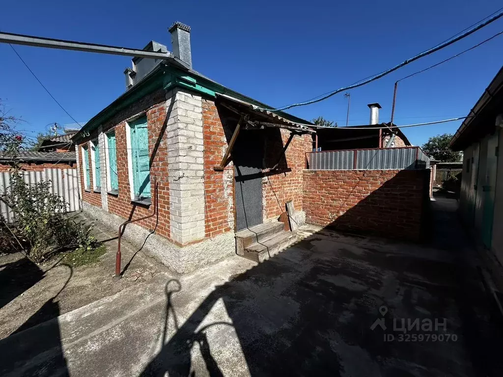 Дом в Краснодарский край, Лабинск Красная ул., 169 (27 м) - Фото 1