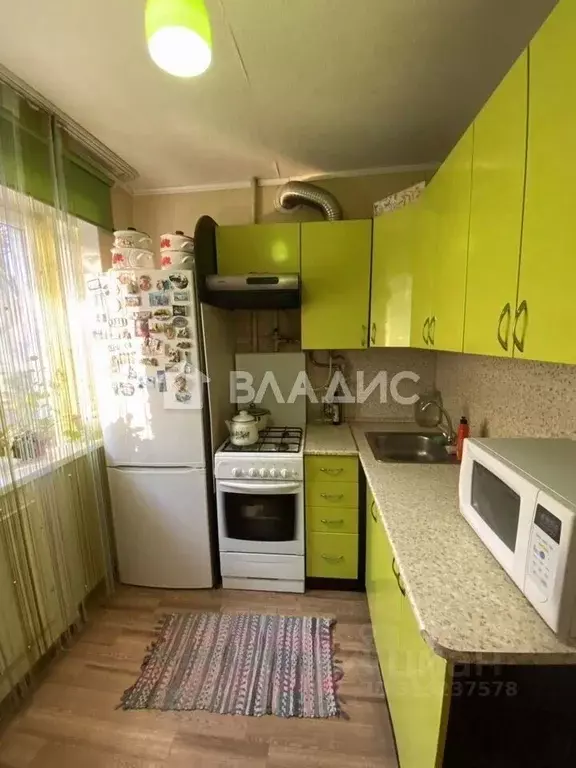 3-к кв. Белгородская область, Белгород Садовая ул., 39 (61.9 м) - Фото 0
