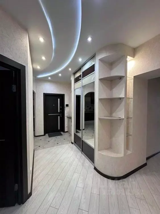 3-к кв. Омская область, Омск ул. Перелета, 32 (80.0 м) - Фото 1