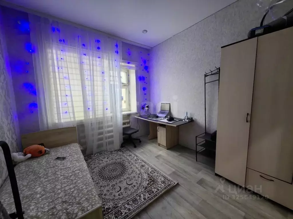 3-к кв. Омская область, Омск Мельничная ул., 89к1 (89.9 м) - Фото 0