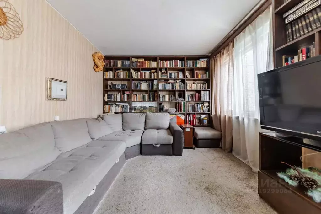 3-к кв. Санкт-Петербург ул. Хошимина, 11к1 (72.0 м) - Фото 0