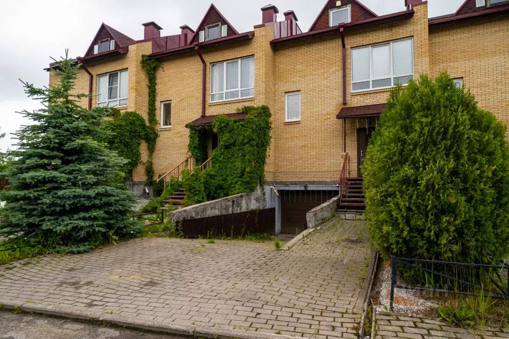 Дом в Ленинградская область, Коммунар г. Гатчинский муниципальный ... - Фото 1