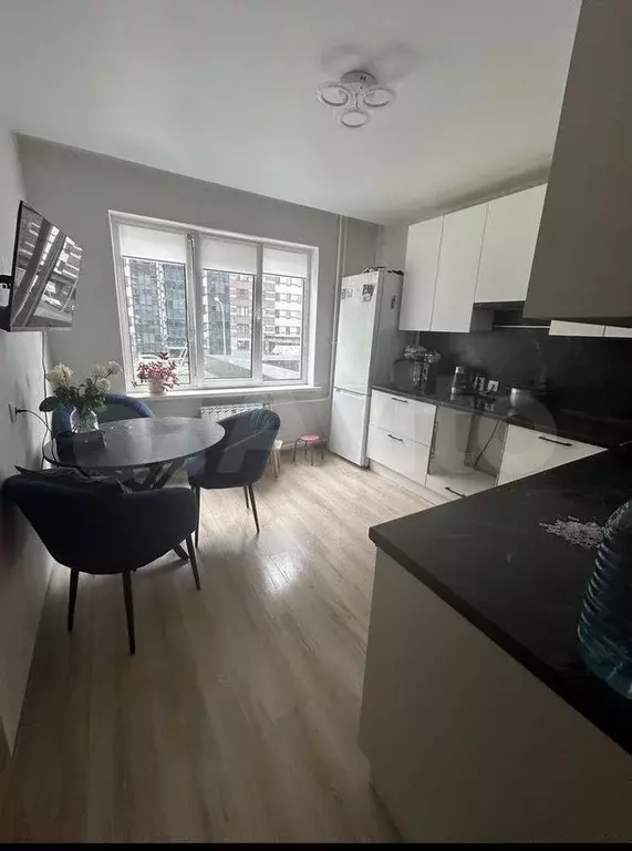 2-к. квартира, 60 м, 2/17 эт. - Фото 0