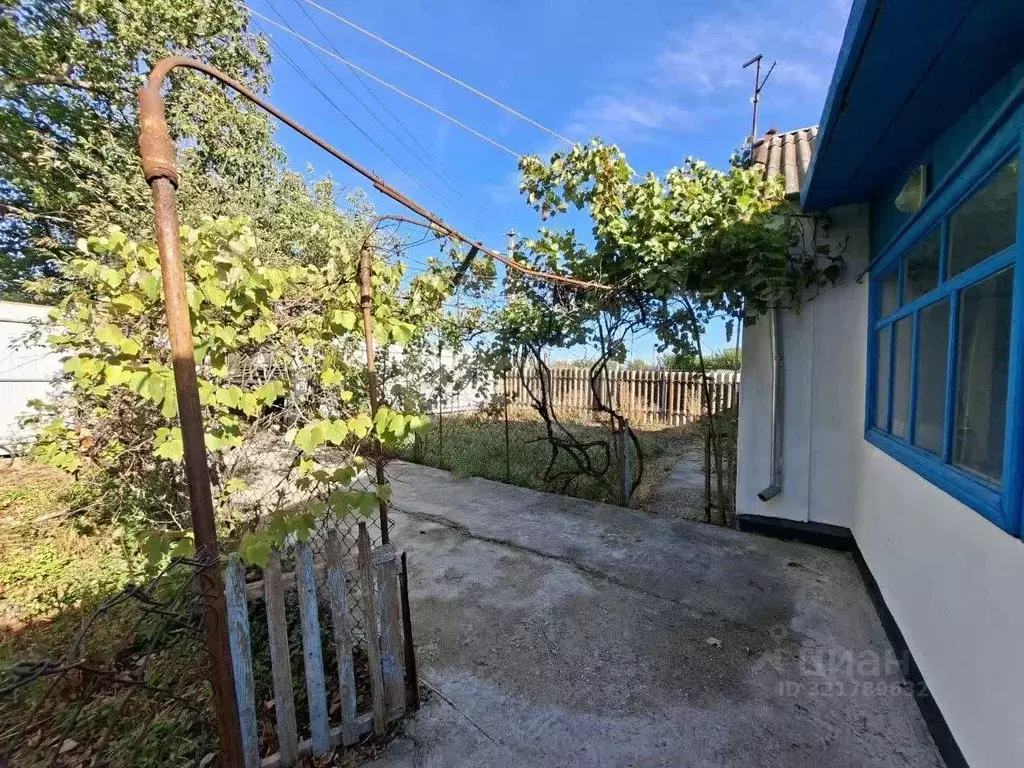 Дом в Крым, Симферопольский район, Гвардейское пгт ул. Советская (46 ... - Фото 2