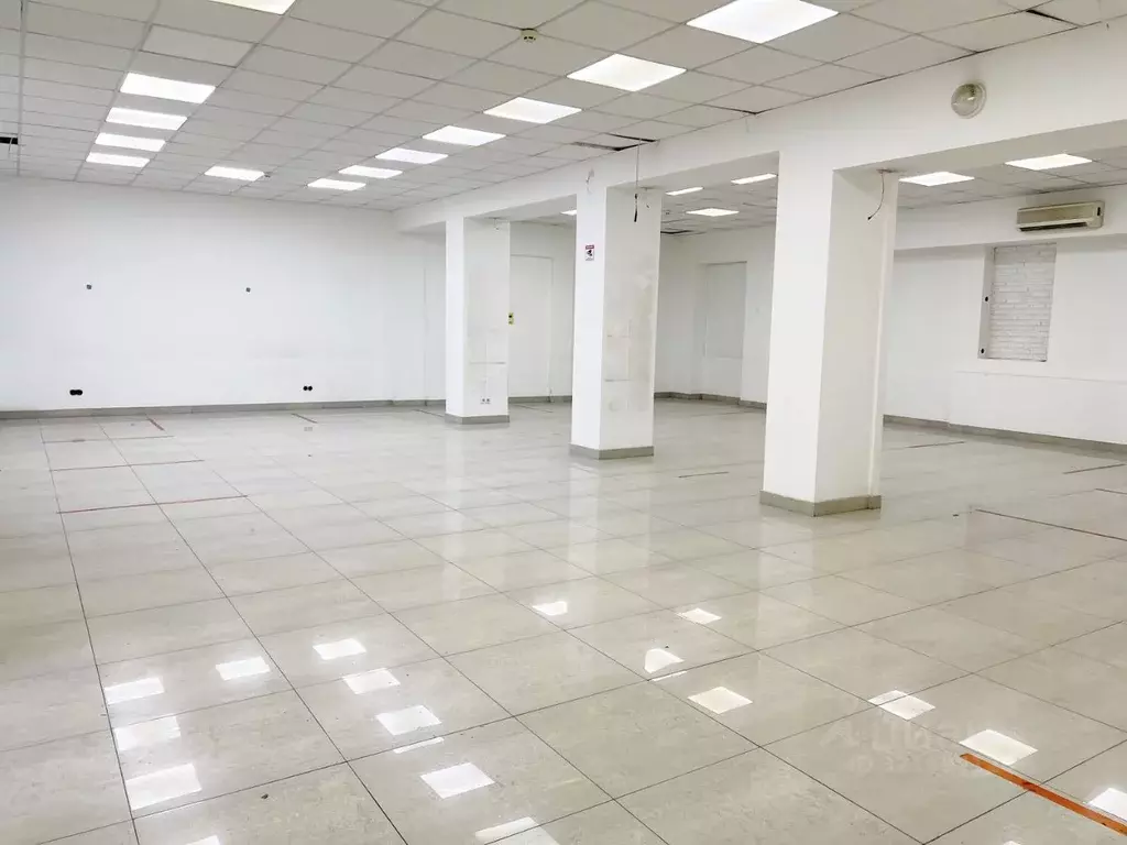 Помещение свободного назначения в Крым, Симферополь ул. Гагарина, 16 ... - Фото 0
