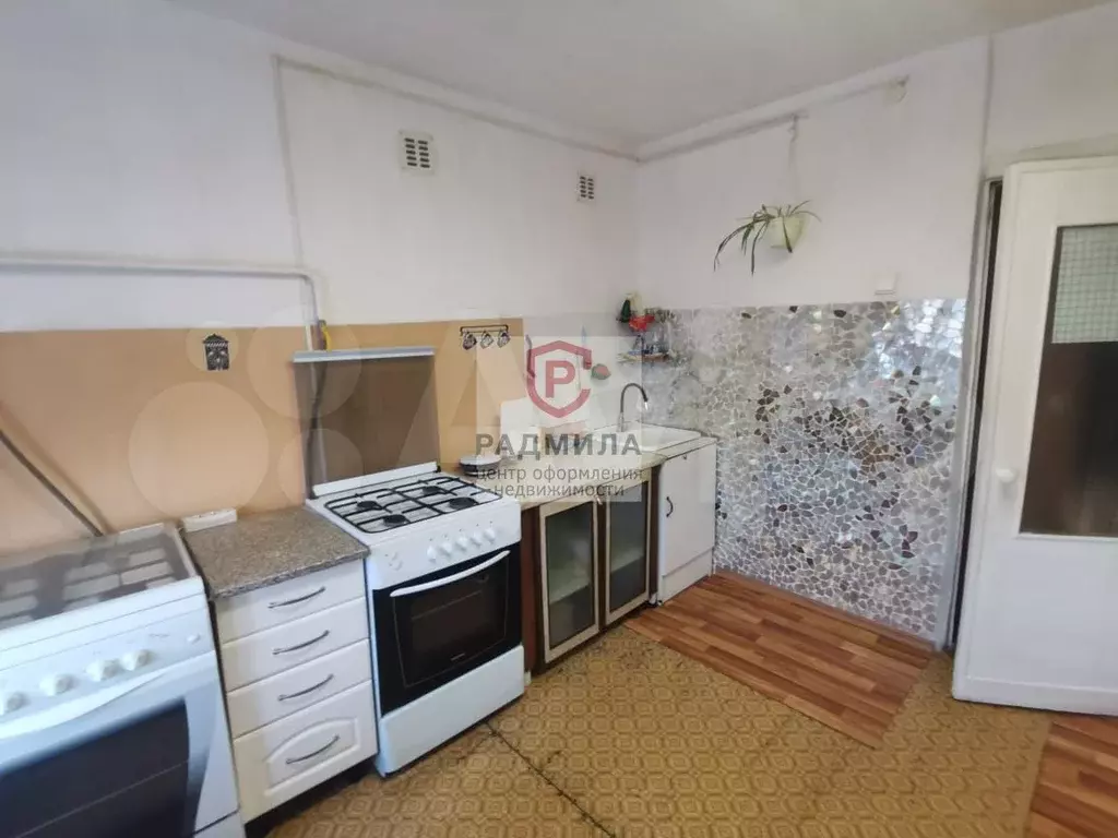 Комната 33,5 м в 5-к., 4/5 эт. - Фото 0