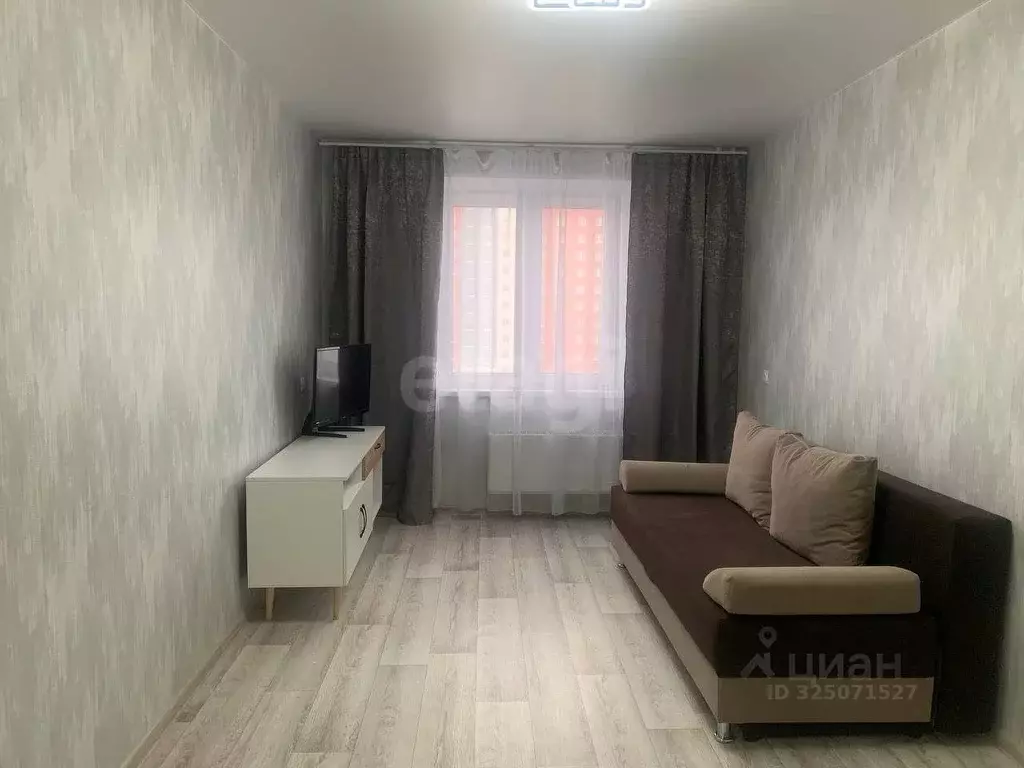 1-к кв. Курганская область, Курган Заозерный жилрайон, 8-й мкр, 5 ... - Фото 1