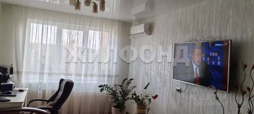 3-к кв. Хакасия, Абакан ул. Комарова, 2 (63.7 м) - Фото 1