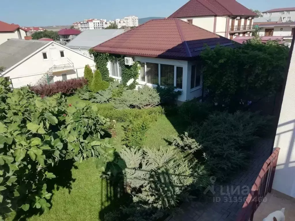 Дом в Краснодарский край, Геленджик Верхняя ул., 20 (50 м) - Фото 0