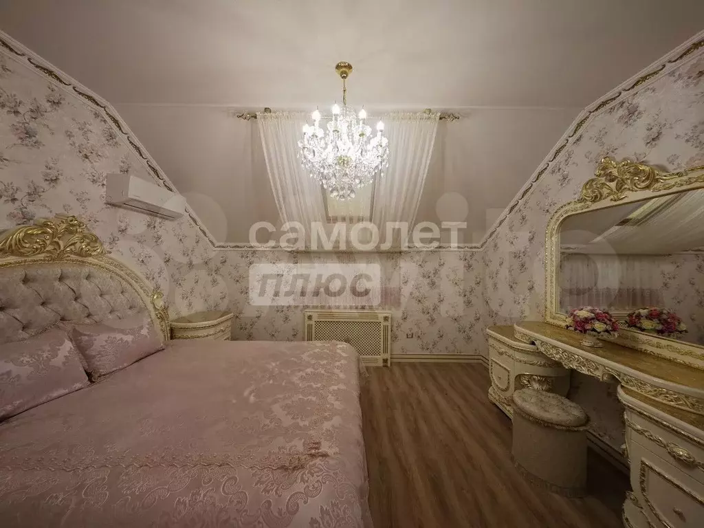 Дом 220 м на участке 10 сот. - Фото 0