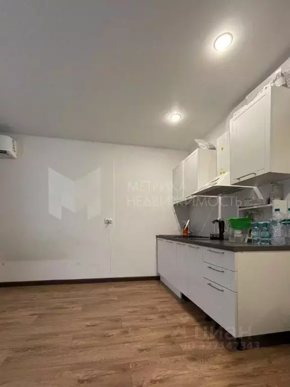 Студия Тюменская область, Тюмень ул. Первооткрывателей, 6 (20.3 м) - Фото 1