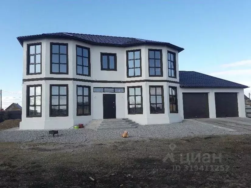 Дом в Саха (Якутия), Якутск Коммунальщик СОНТ, 11Д (250 м) - Фото 1