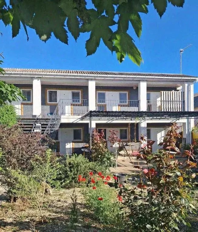 Торговая площадь в Крым, Саки ул. Айвазовского, 16 (150 м) - Фото 2