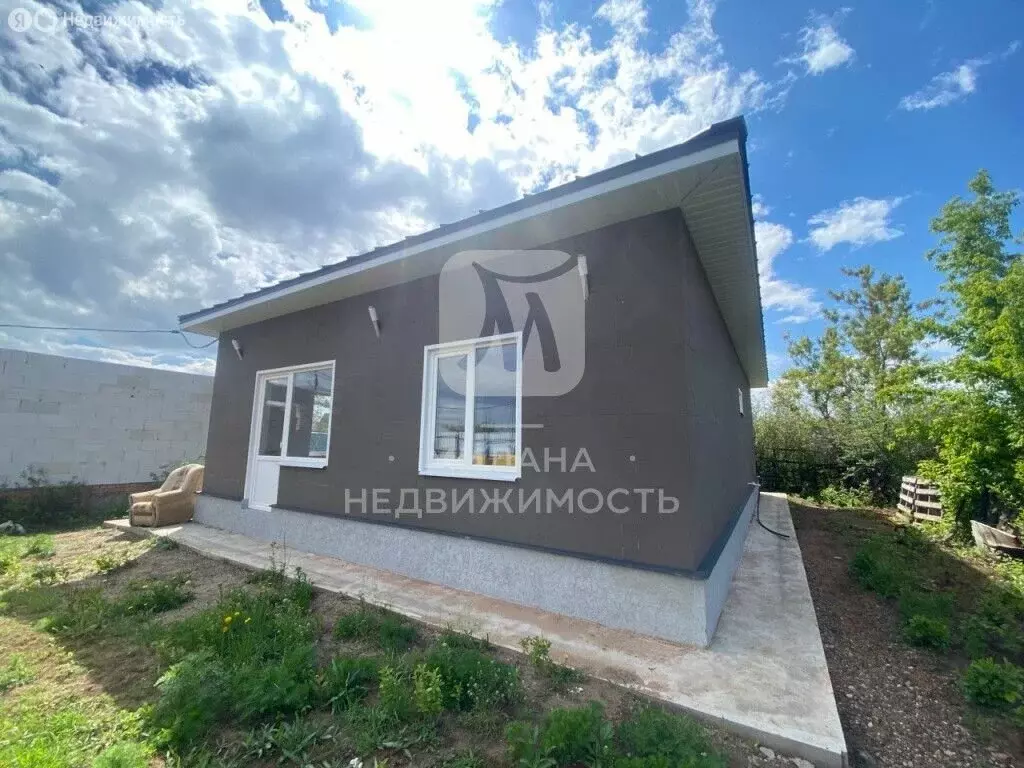 Дом в Весенний сельсовет, СНТ Карачи, 17-я линия, 50 (95 м) - Фото 0