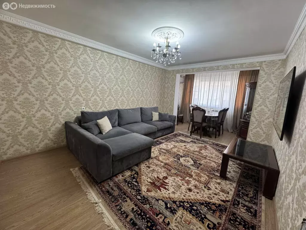 3-комнатная квартира: Дербент, улица Сальмана, 89В (80 м) - Фото 1