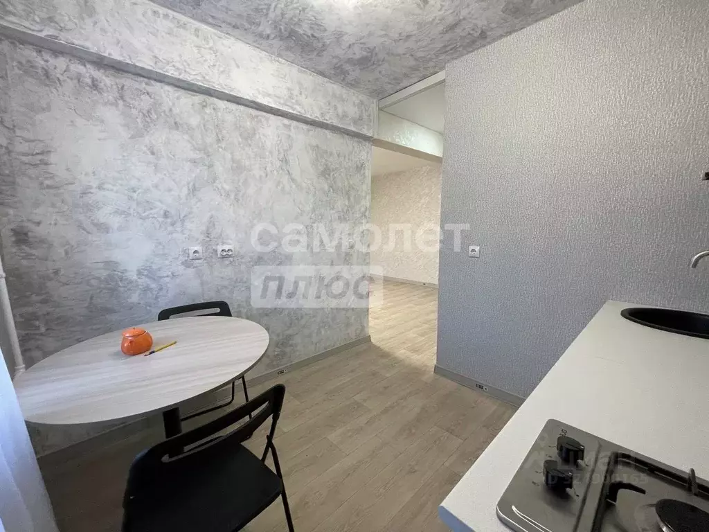 2-к кв. Омская область, Омск Нефтезаводская ул., 32 (45.0 м) - Фото 2