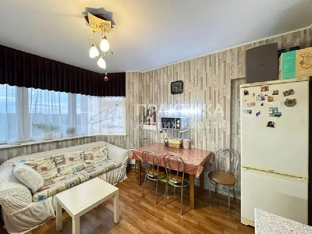 Продается 3-комнатная квартира - Фото 2