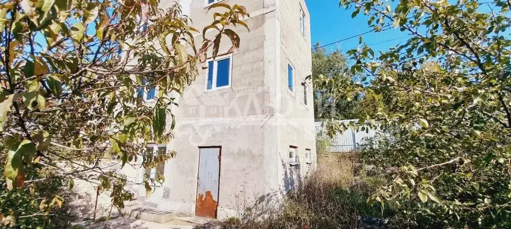 Дом в Краснодарский край, Новороссийск ул. Лавандовая, 66к2 (200 м) - Фото 1