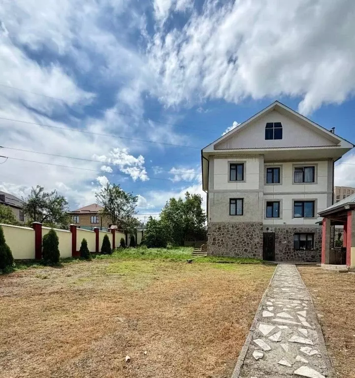 Дом в Кабардино-Балкария, Нальчик Труженик СДТ, 328 (240 м) - Фото 1