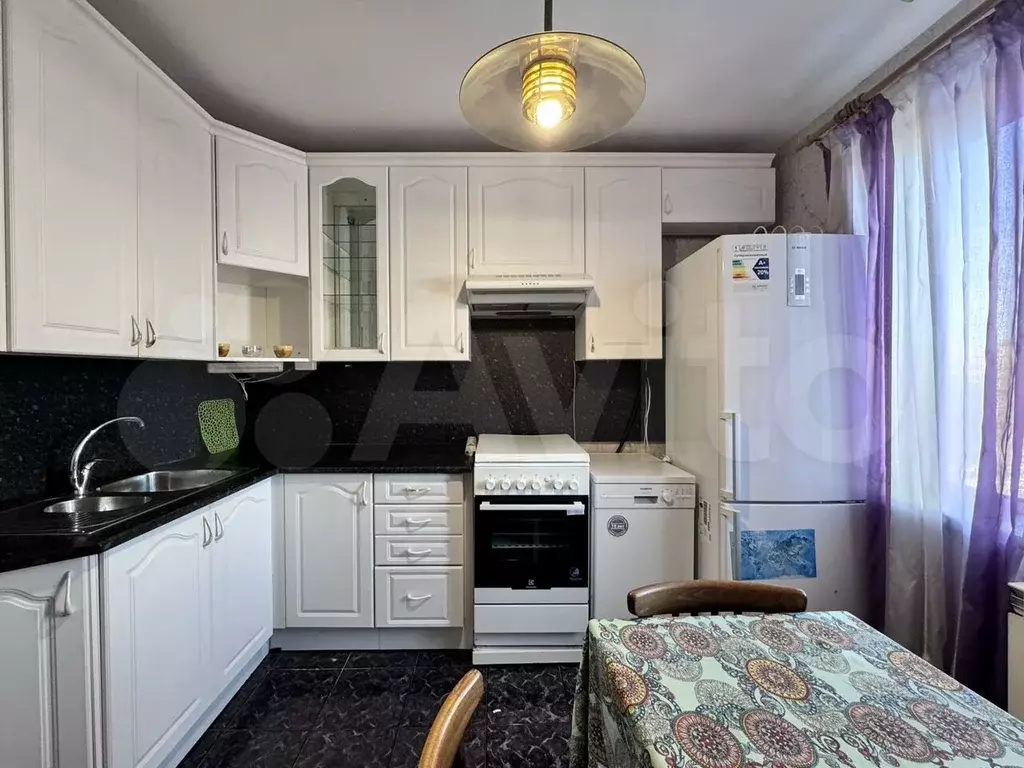 2-к. квартира, 60 м, 8/10 эт. - Фото 0