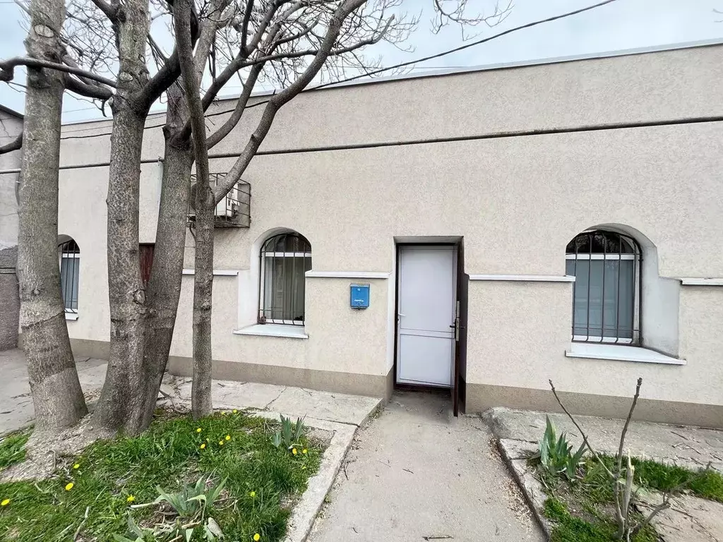 Помещение свободного назначения в Крым, Симферополь ул. Русская, 3 (66 ... - Фото 1