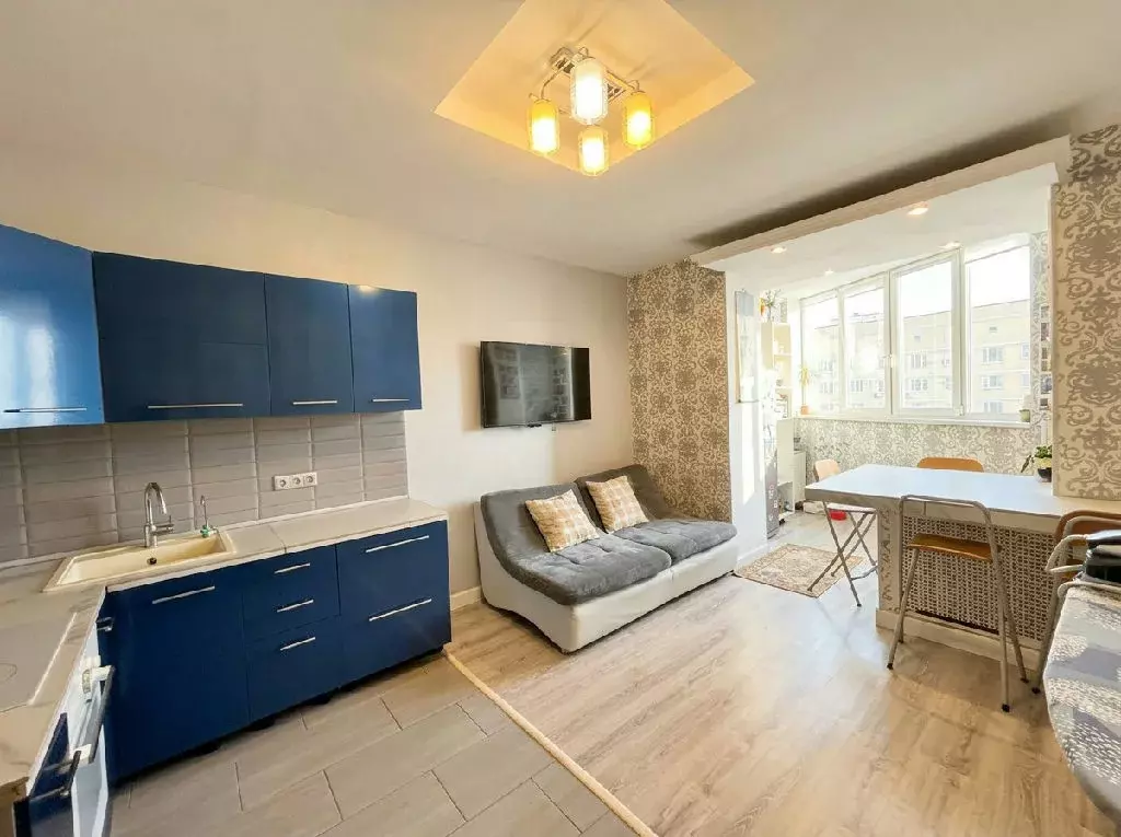 Продается 2-комнатная квартира - Фото 1