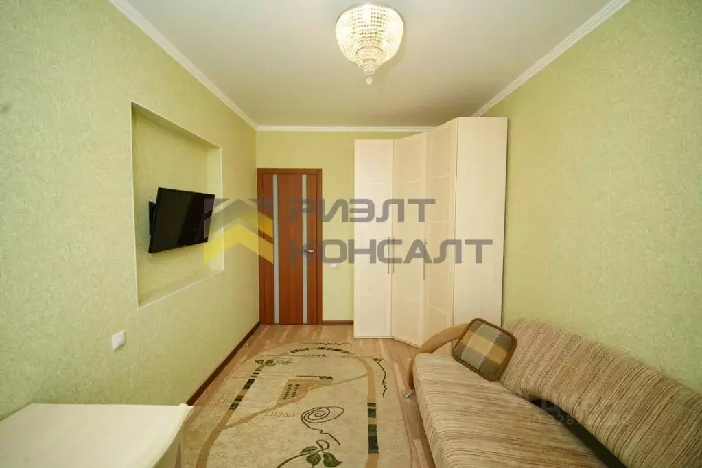 3-к кв. Омская область, Омск ул. Маяковского, 16 (80.5 м) - Фото 1