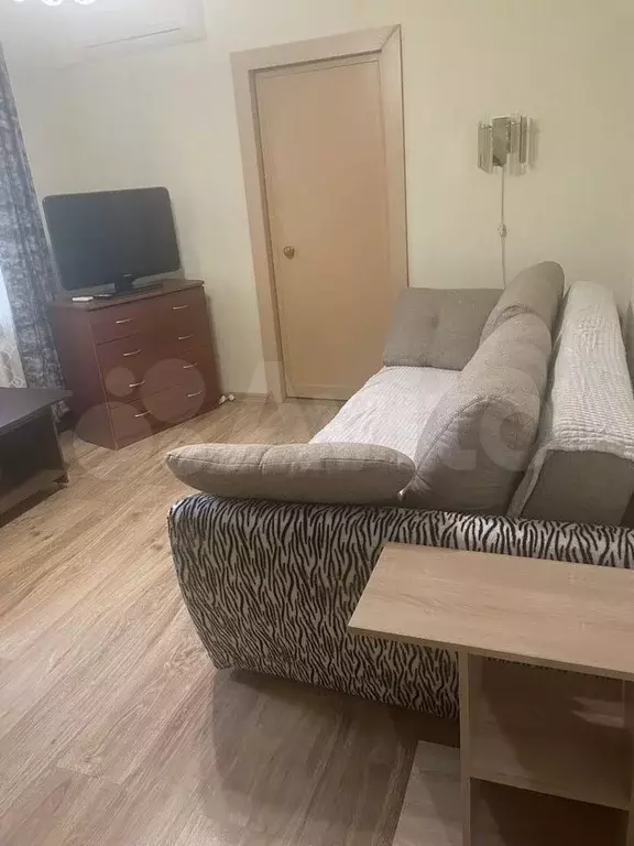 2-к. квартира, 40 м, 1/9 эт. - Фото 1