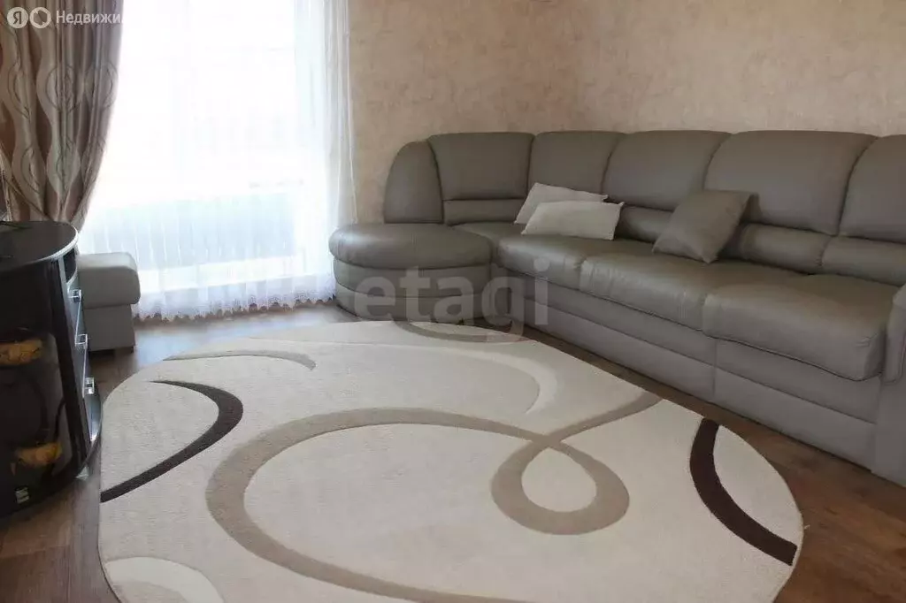 2-комнатная квартира: Репное, Пражская улица, 5Б (70 м) - Фото 0