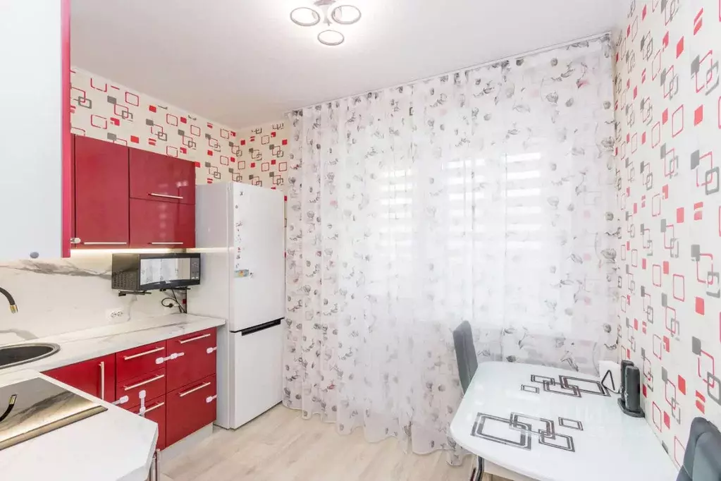 2-к кв. Тюменская область, Тюмень ул. Андрея Бушуева, 4 (51.5 м) - Фото 2