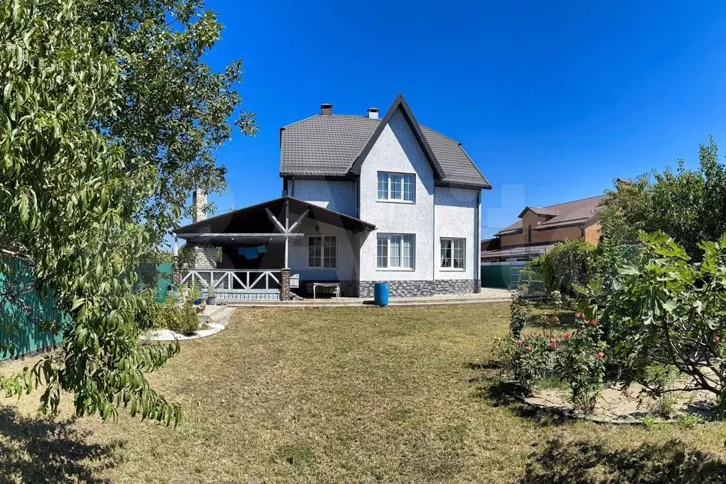 Дом в Краснодарский край, Краснодар ул. Яснополянская, 33 (250 м) - Фото 0