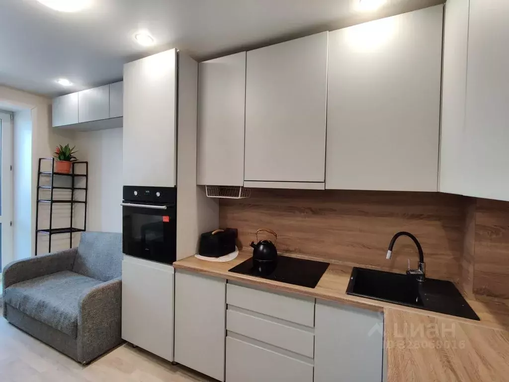 2-к кв. Чувашия, Чебоксары ул. Бичурина, 1 (67.0 м) - Фото 1