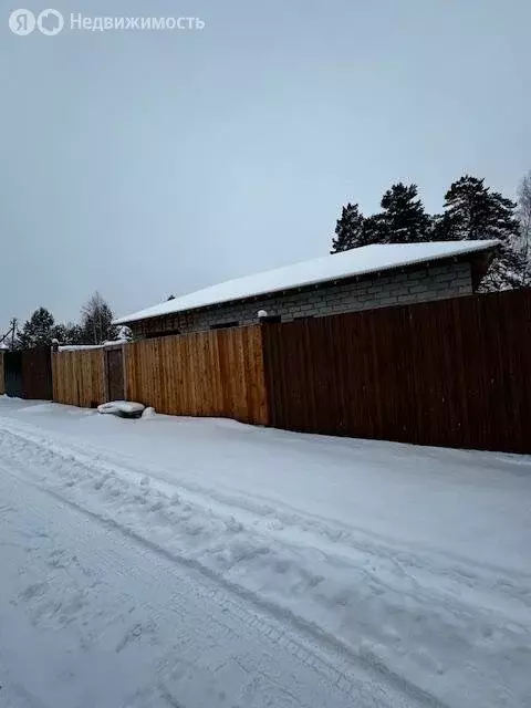 Дом в Усолье-Сибирское, посёлок Западный, улица Шаманского (168 м) - Фото 1