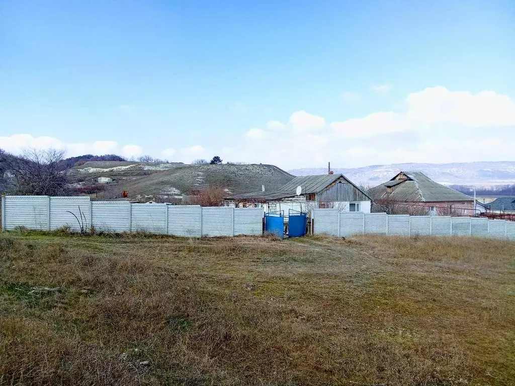 Дом в Крым, Бахчисарайский район, Железнодорожненское с/пос, с. Речное ... - Фото 1